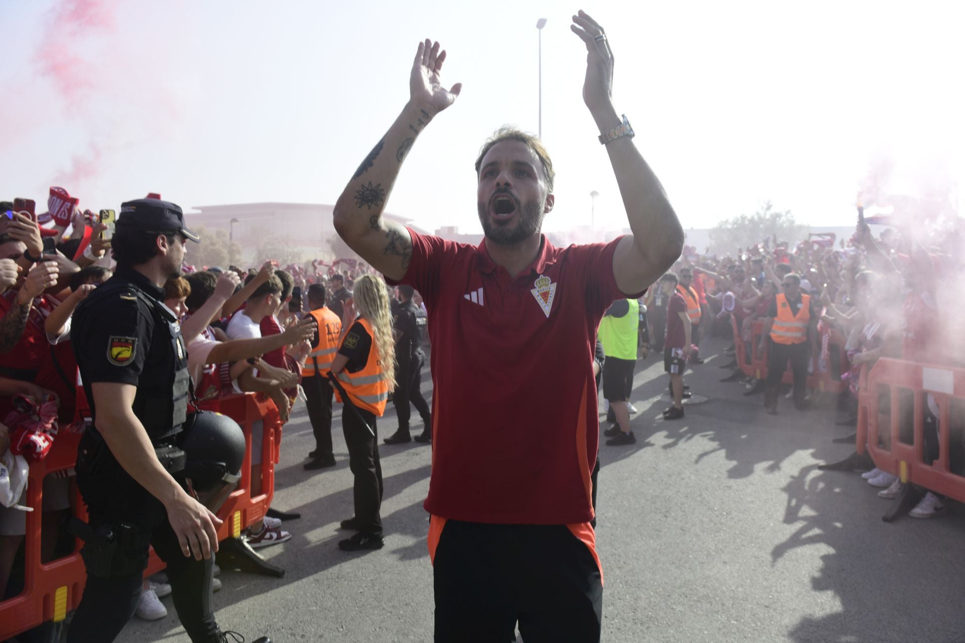 El ambiente previo al Real Murcia - Nàstic, en imágenes