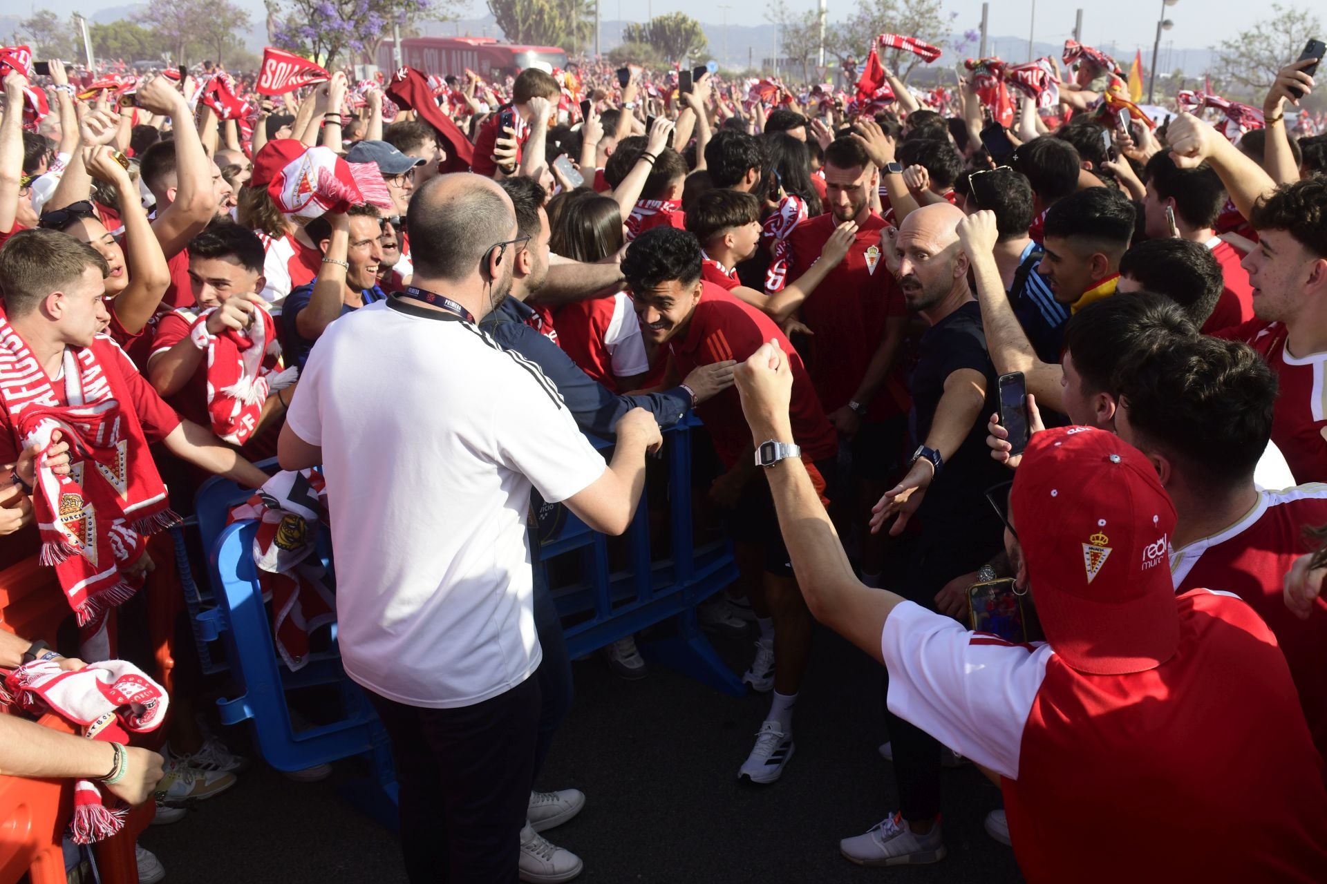 El ambiente previo al Real Murcia - Nàstic, en imágenes