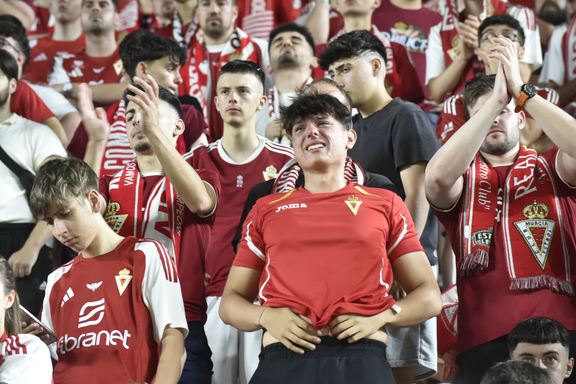 La derrota del Real Murcia frente al Nàstic, en imágenes