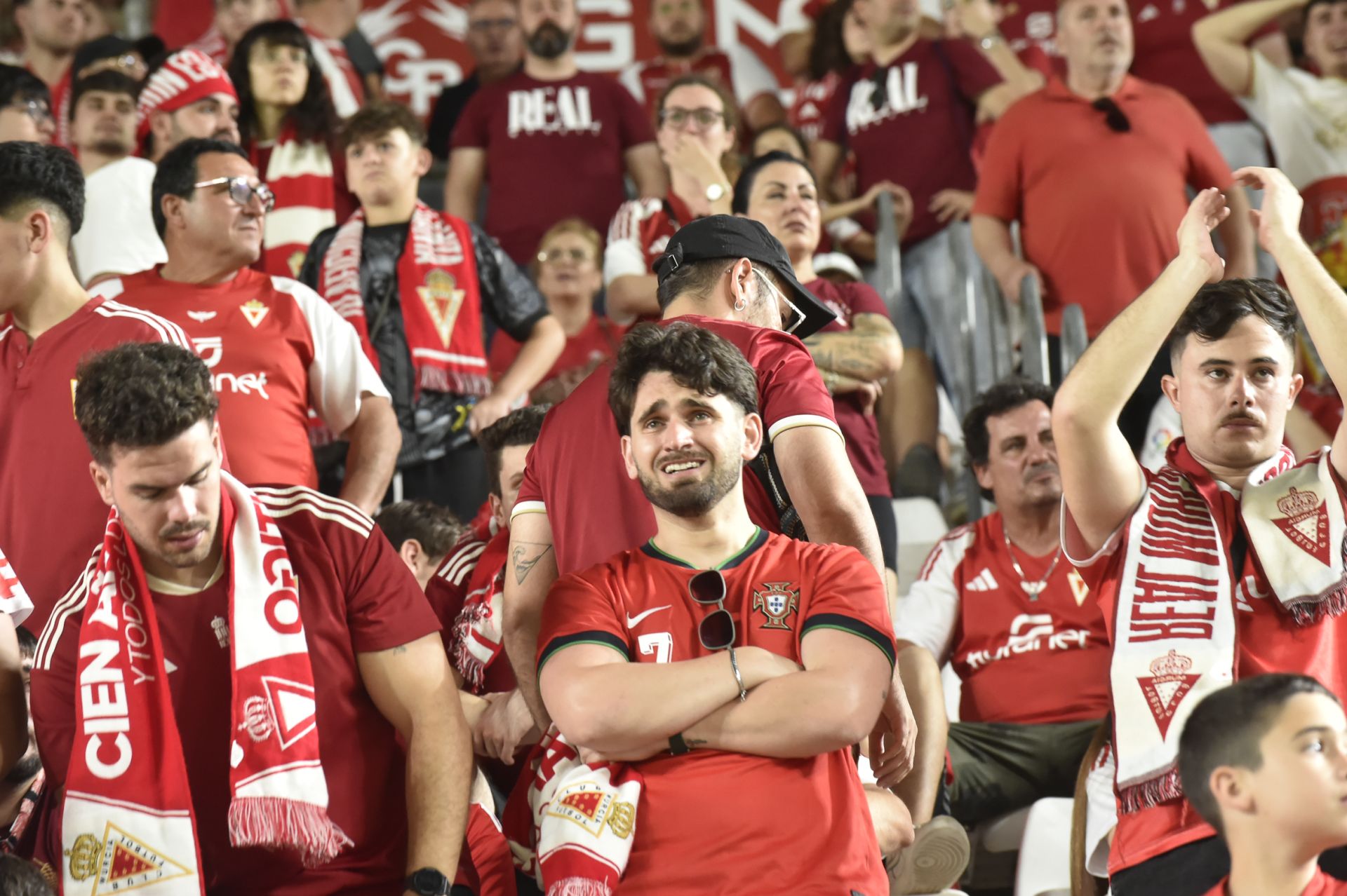 La derrota del Real Murcia frente al Nàstic, en imágenes