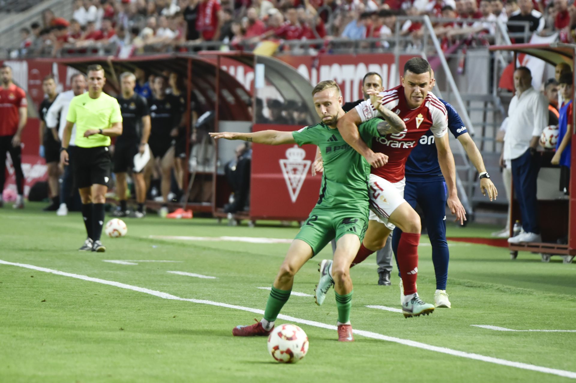 La derrota del Real Murcia frente al Nàstic, en imágenes