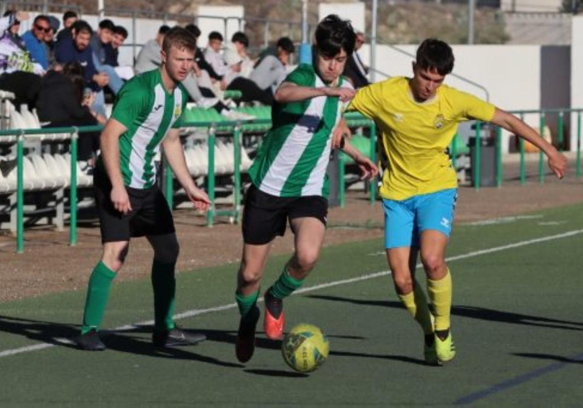 El fútbol más allá de la frontera que une Almería y la Región de Murcia