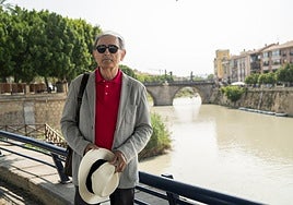 El arquitecto técnico y filósofo Antonio Garrido vive en Murcia permanentemente desde 1994.