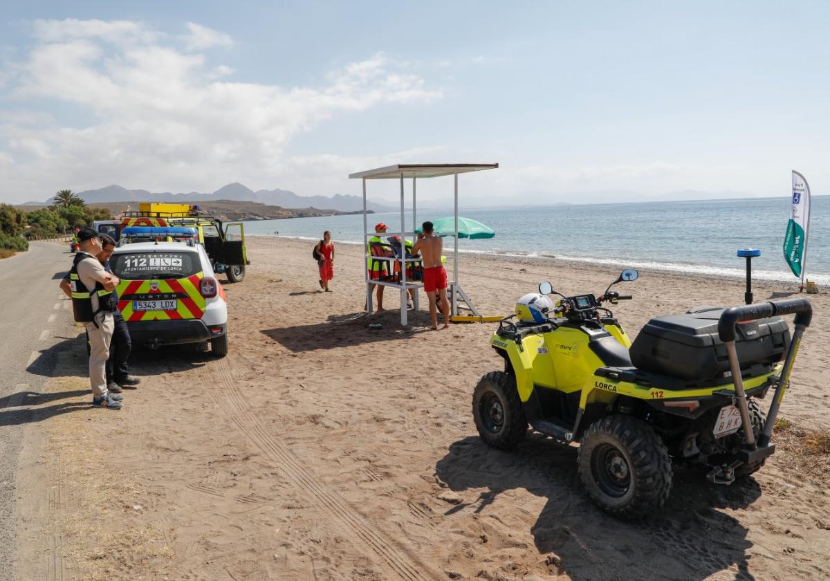 Despliegue de socorristas con tres puestos en las playas de Calnegre