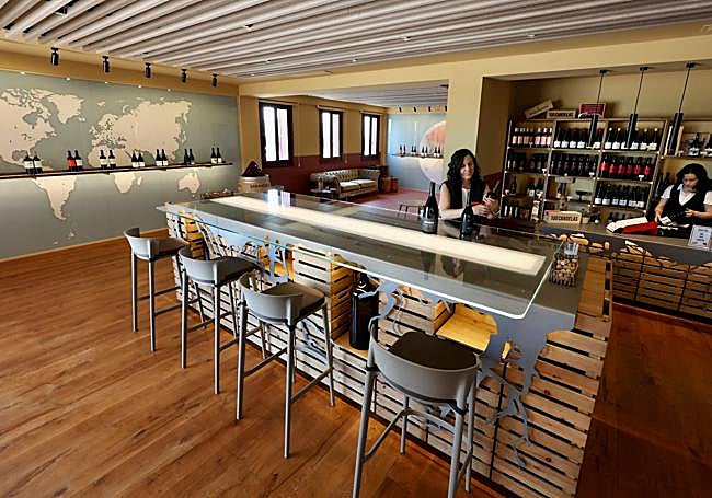 Zona de venta y enoturismo en Barahonda.