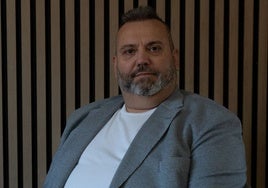 El doctor Lozano Calvo dirige la Unidad del Dolor en el Hospital Viamed San José Murcia