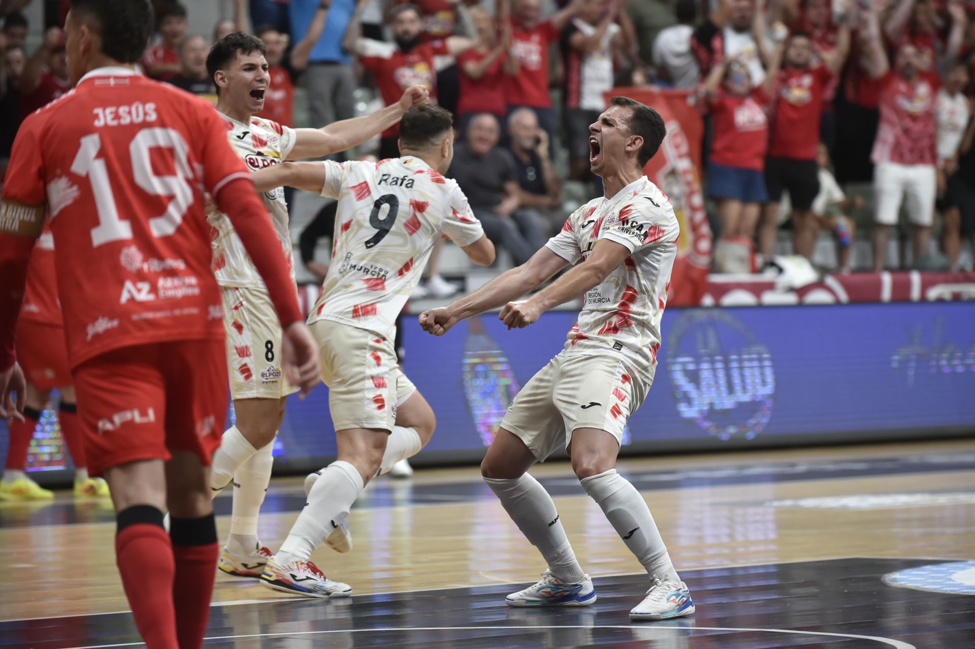 Las imágenes de ElPozo - Jimbee (3-2)