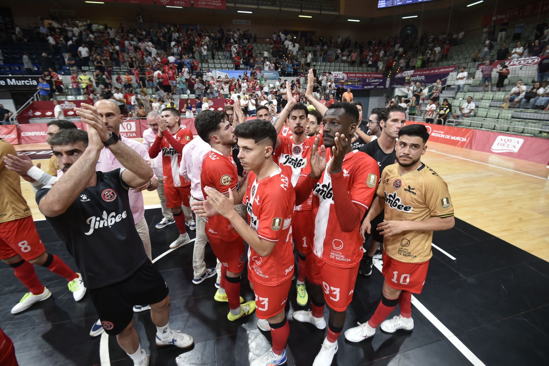 Las imágenes de ElPozo - Jimbee (3-2)