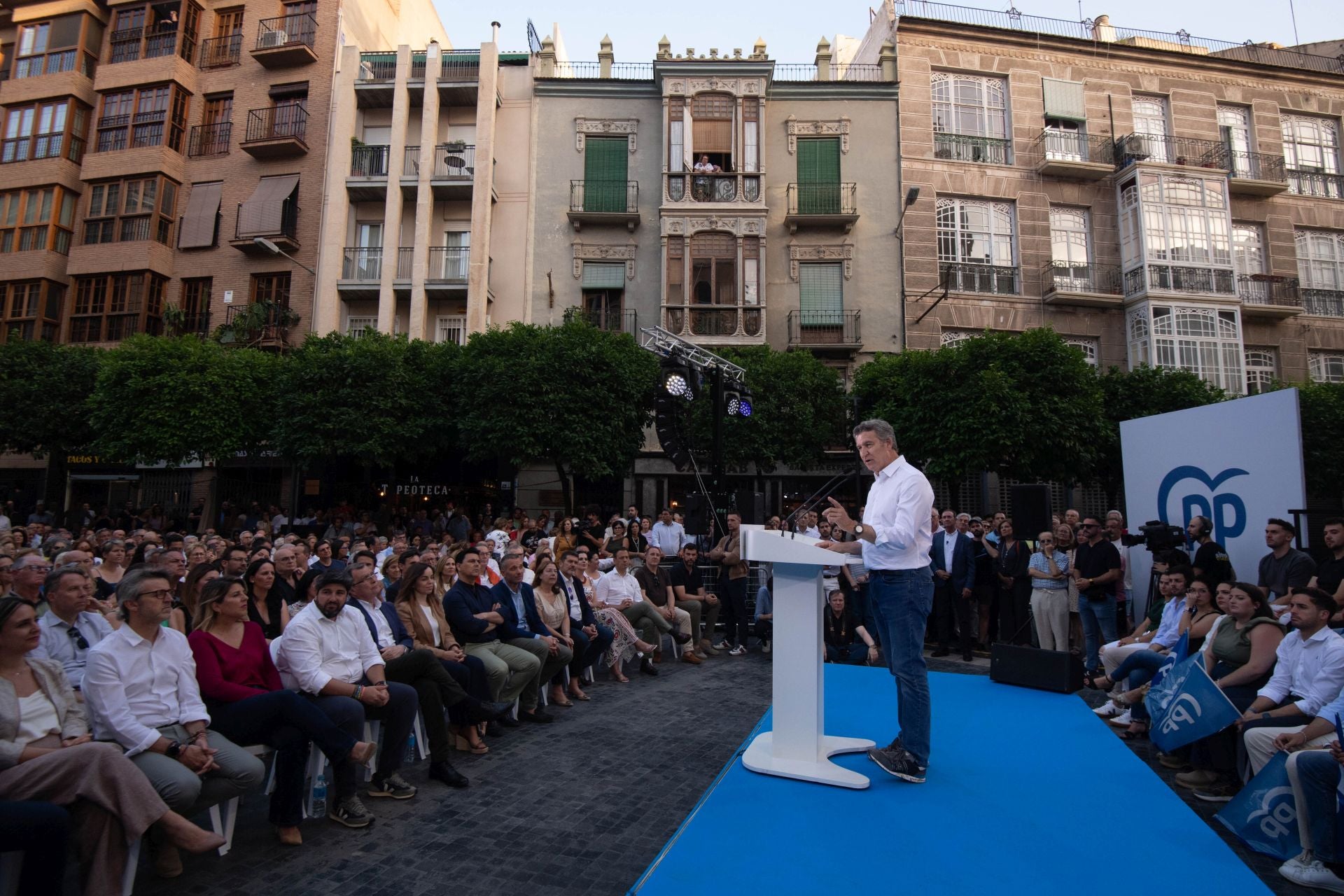 En imágenes, el acto de Feijóo a Murcia