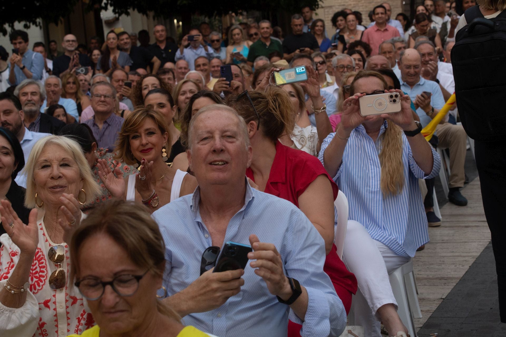 En imágenes, el acto de Feijóo a Murcia