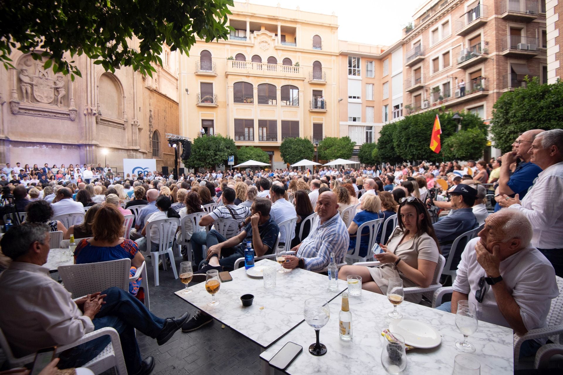 En imágenes, el acto de Feijóo a Murcia