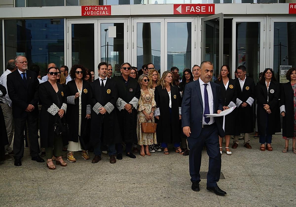 Protesta en la Ciudad de la Justicia, este miércoles.