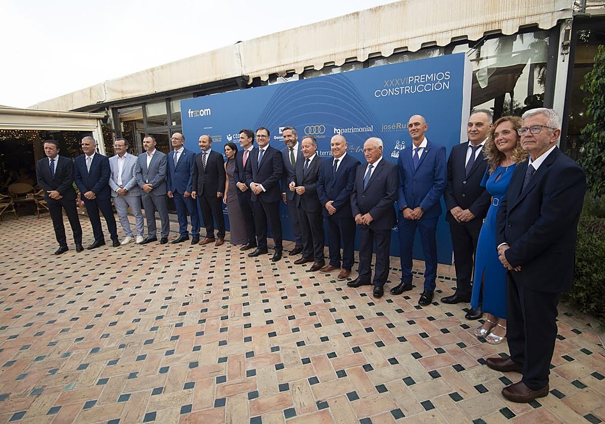 Foto de familia durante la entrega de premios.