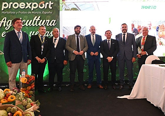 Fernando López Miras clausura la Asamblea General Ordinaria de Proexport.