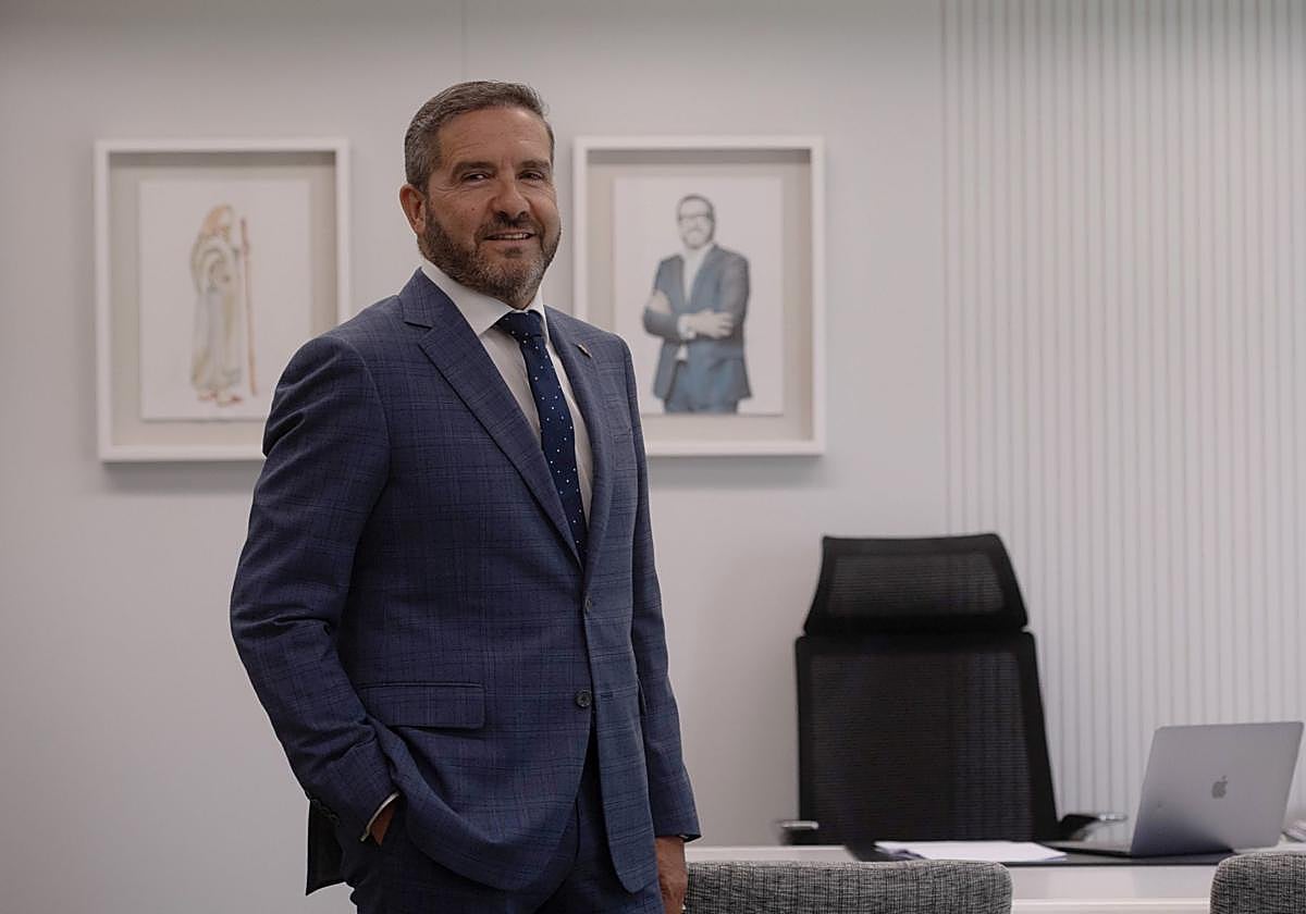 Miguel López Abad, en su despacho en la sede de Croem, el pasado jueves.