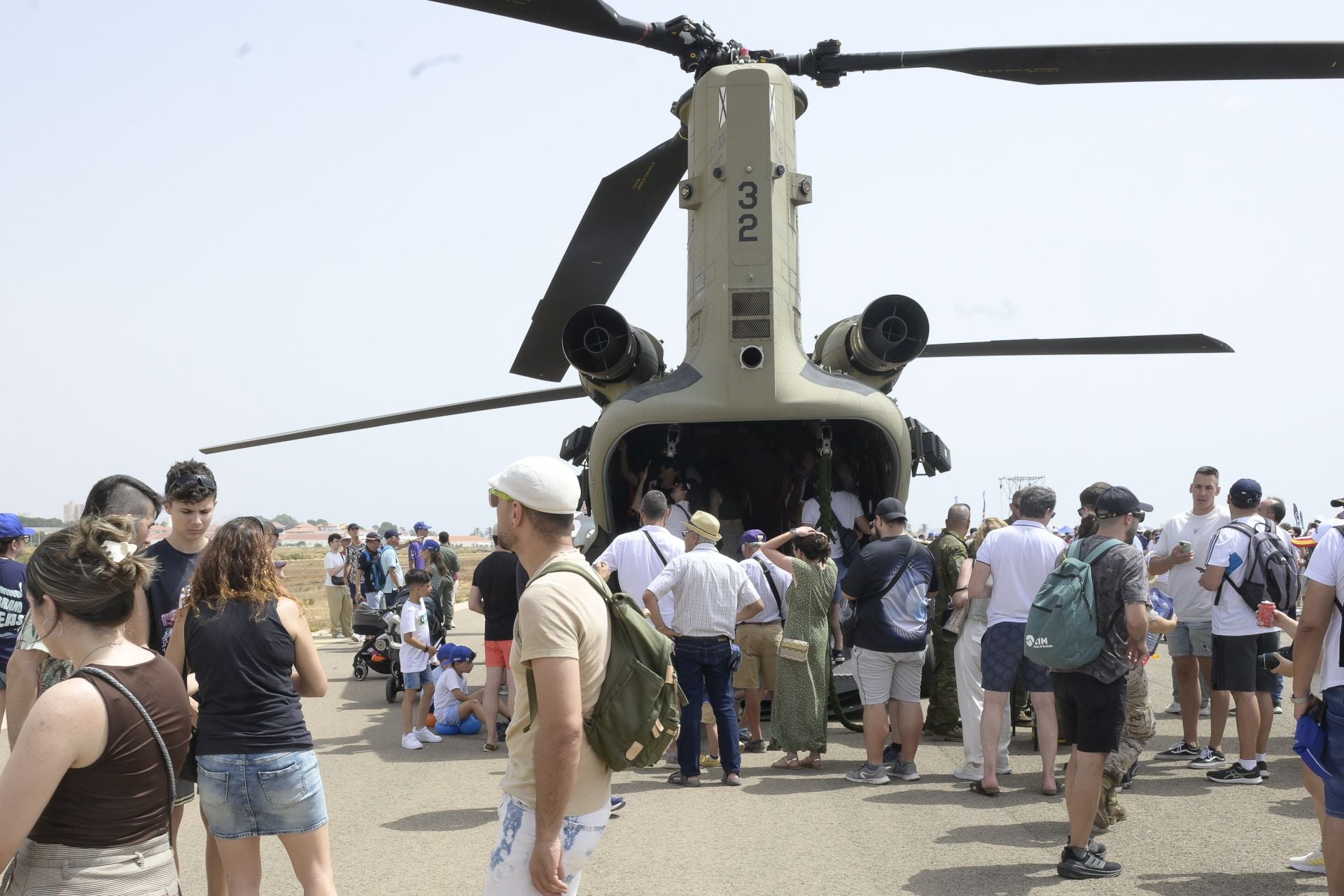 Las imágenes de la exhibición de aviones del festival Aire 25