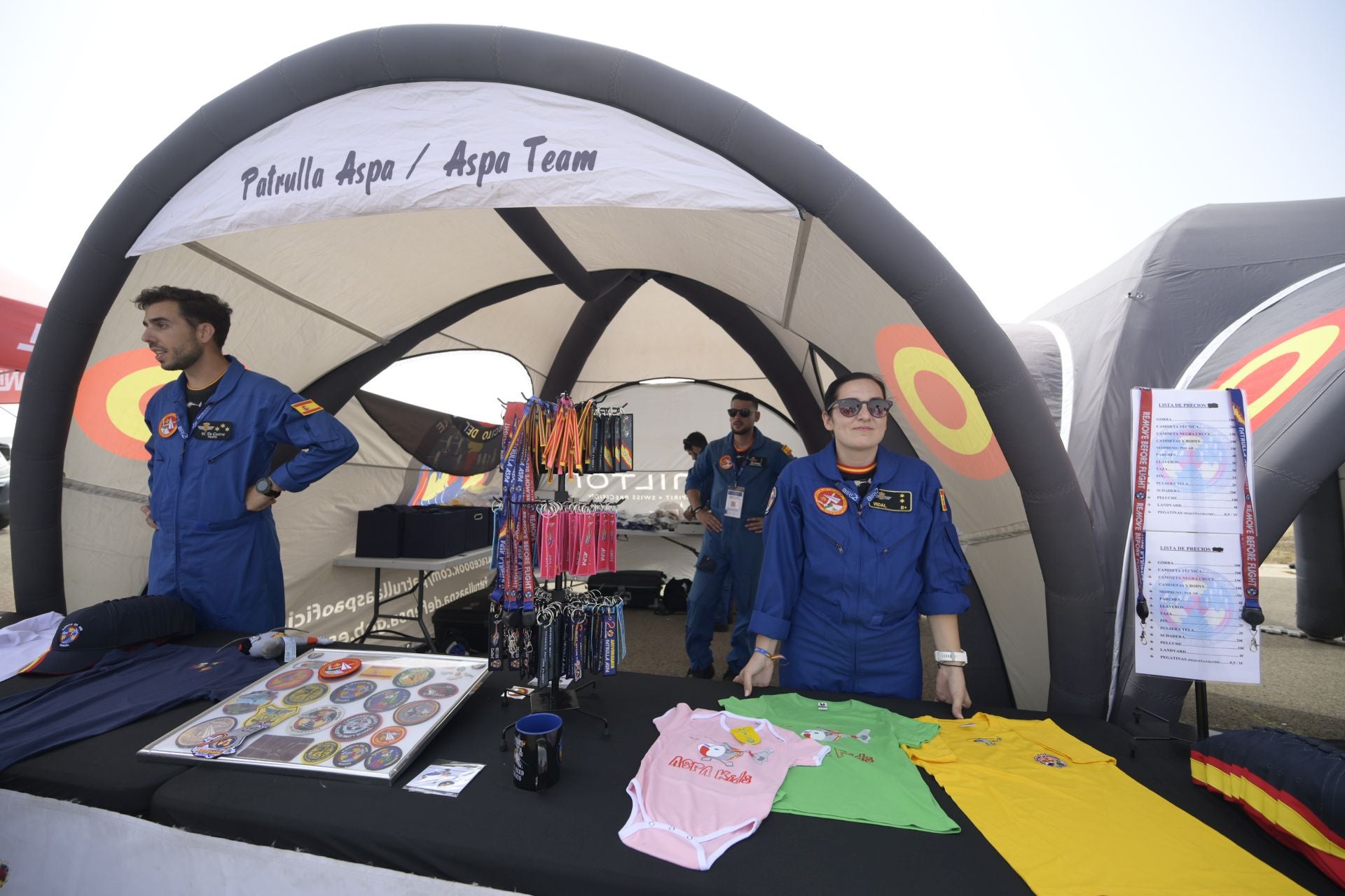 Las imágenes de la exhibición de aviones del festival Aire 25