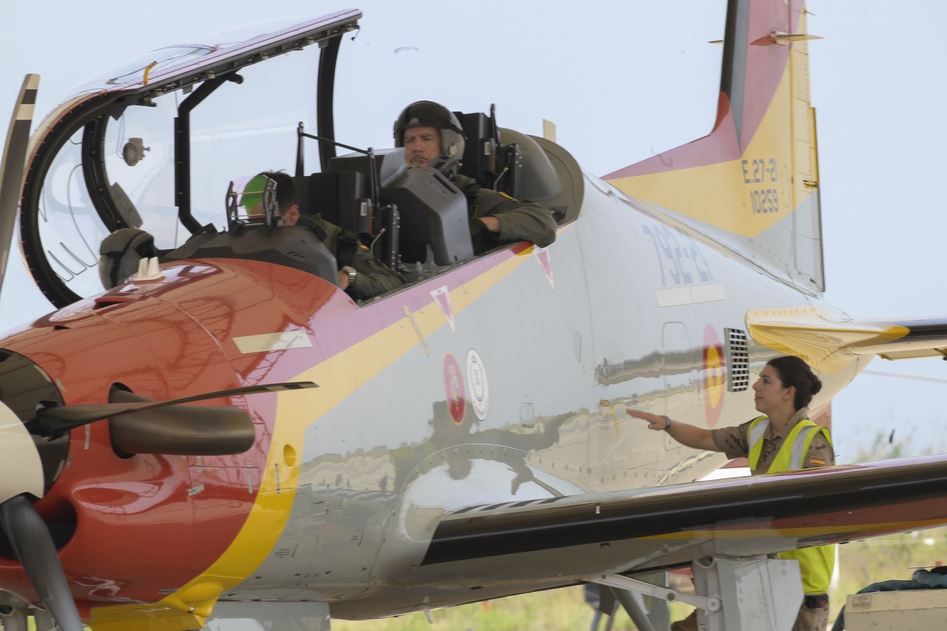 Las imágenes de la exhibición de aviones del festival Aire 25