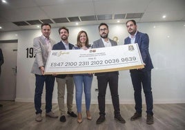 El concejal de Deportes de San Javier, Sergio Martínez; Fran Sánchez, de la CARM; la entonces alcaldesa Ana Belén Castejón; Paco Belmonte y Mario Cervera, con la fila cero.
