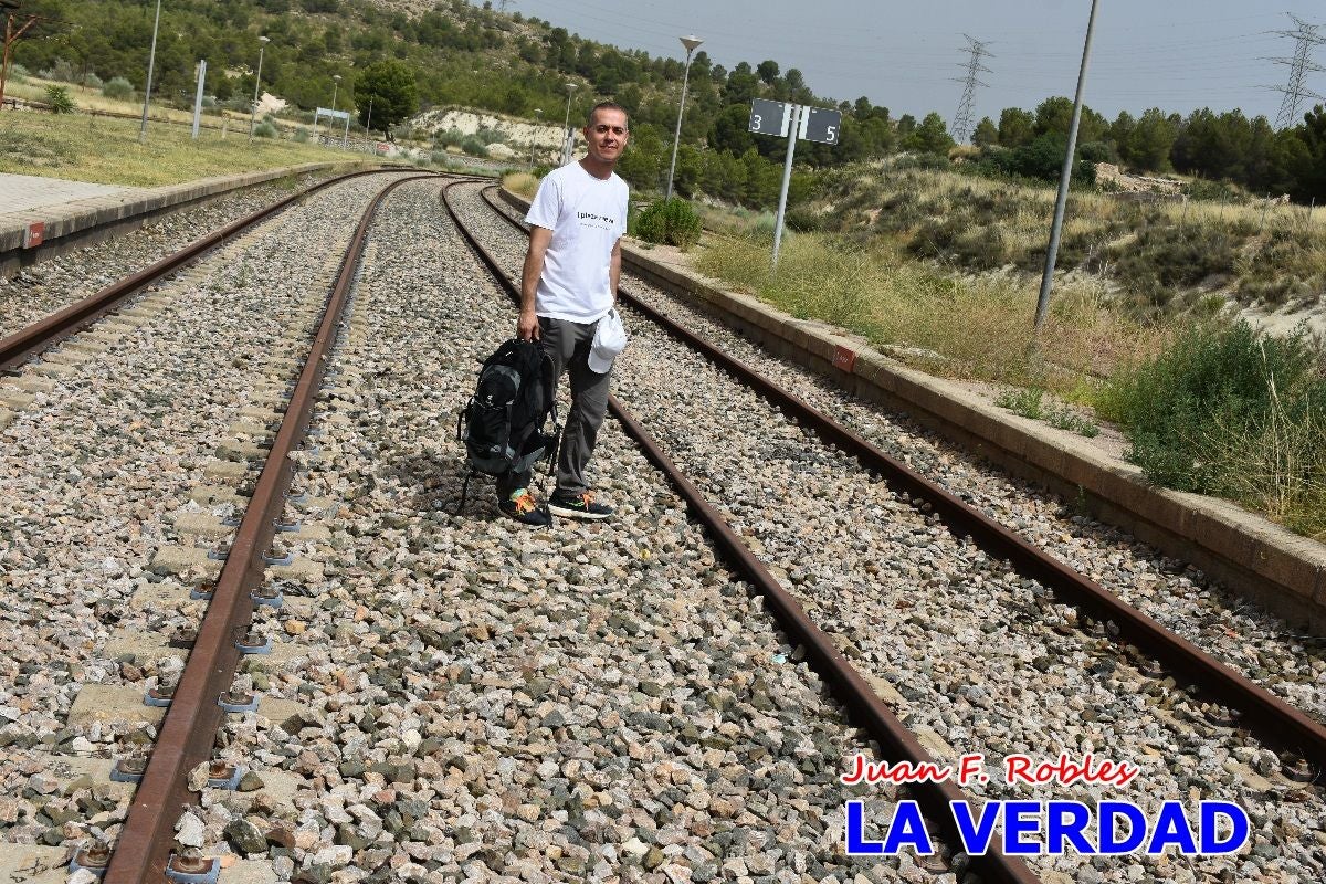 Imágenes de la marcha convocada por Plaza Nueva por la conexión ferroviaria con Albacete