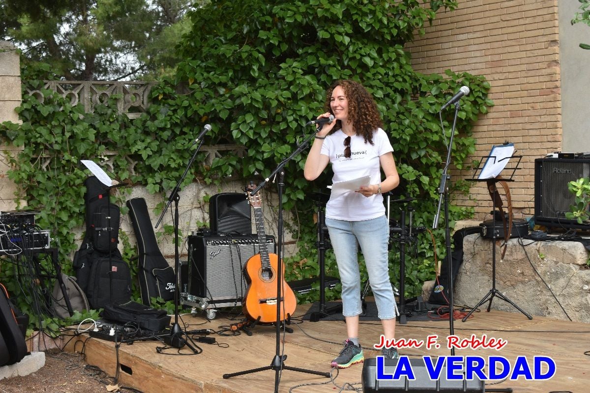 Imágenes de la marcha convocada por Plaza Nueva por la conexión ferroviaria con Albacete