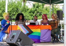 El festival arrancó este sábado con una mesa redonda 'drag queen'.