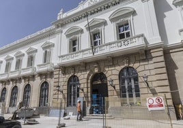 La Autoridad Portuaria de Cartagena luce espléndida para soplar las 150 velas