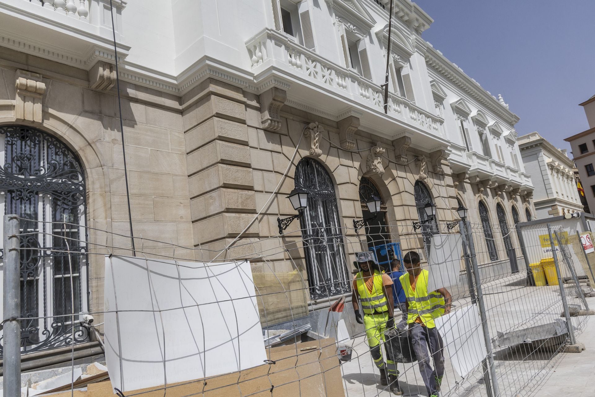 La Autoridad Portuaria de Cartagena luce espléndida para soplar las 150 velas