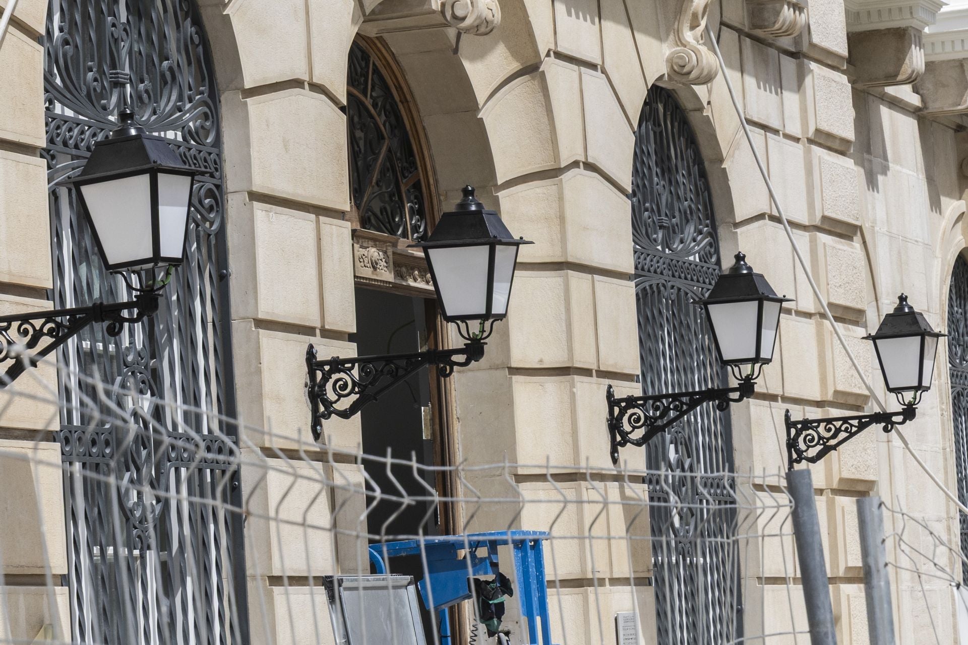 La Autoridad Portuaria de Cartagena luce espléndida para soplar las 150 velas