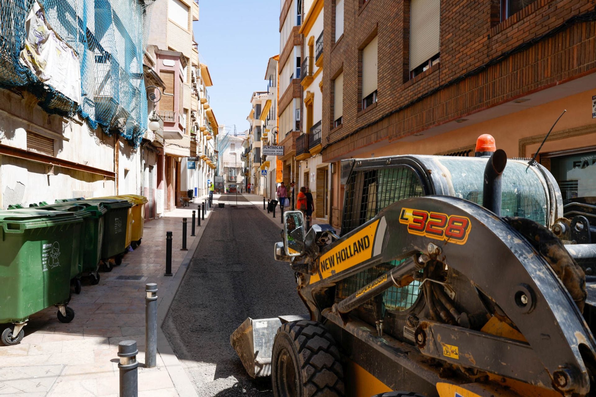 Avance de la zona de bajas emisiones en la calle Alfonso X de Lorca, en imágenes