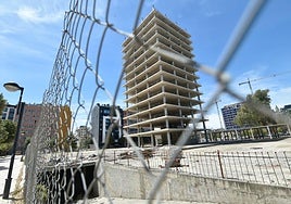 La Torre Norte, o Tecón, se destinará a viviendas en lugar de a oficinas.