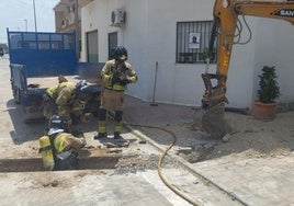 Bomberos en el lugar del suceso, este miércoles.