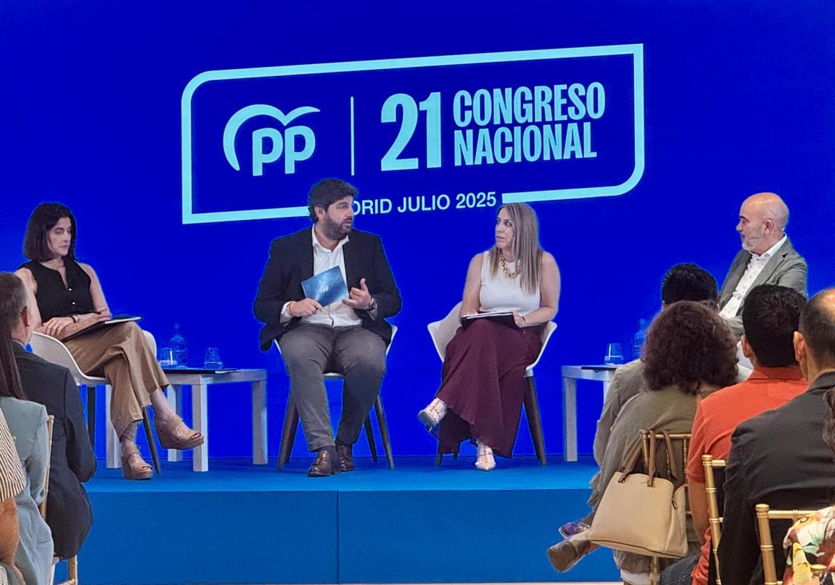 López Miras presenta en el hotel Rincón de Pepe la nueva propuesta organizativa para las primarias del PP.