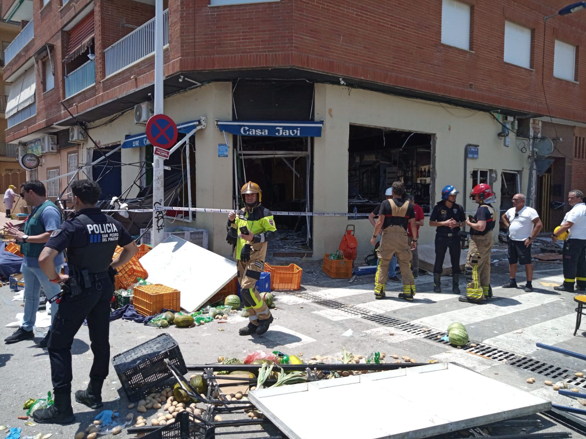 Explosión de gas en un bar de Lo Pagán, en imágenes
