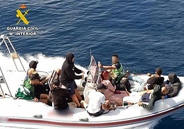 La llegada de una patera a las costas de Cartagena en 2024.