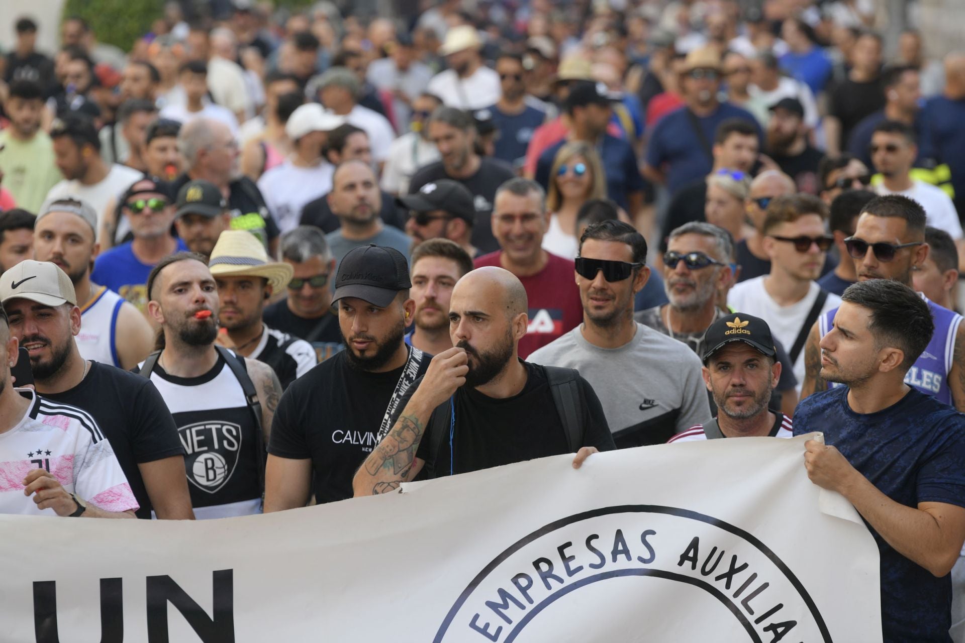 La protesta de los operarios auxiliares de Navantia, en imágenes