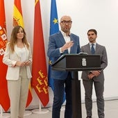 Los concejales Rebeca Pérez, José Francisco Muñoz y Diego Avilés, en rueda de prensa tras la Junta de Gobierno de este viernes.