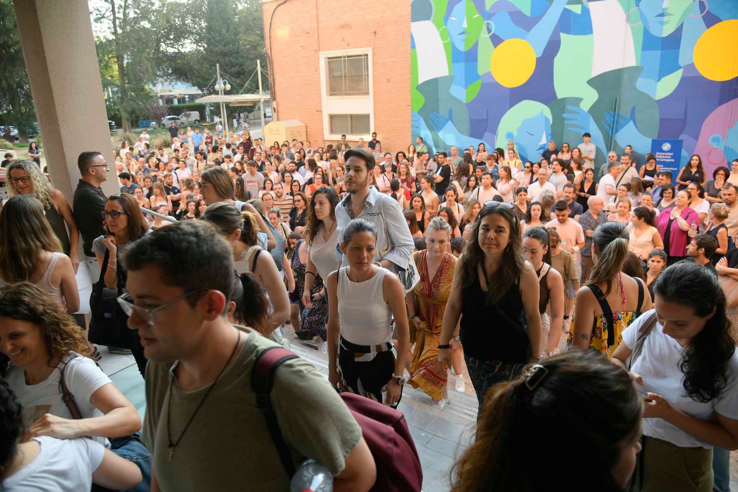 El primer examen de las oposiciones a Secundaria, en imágenes