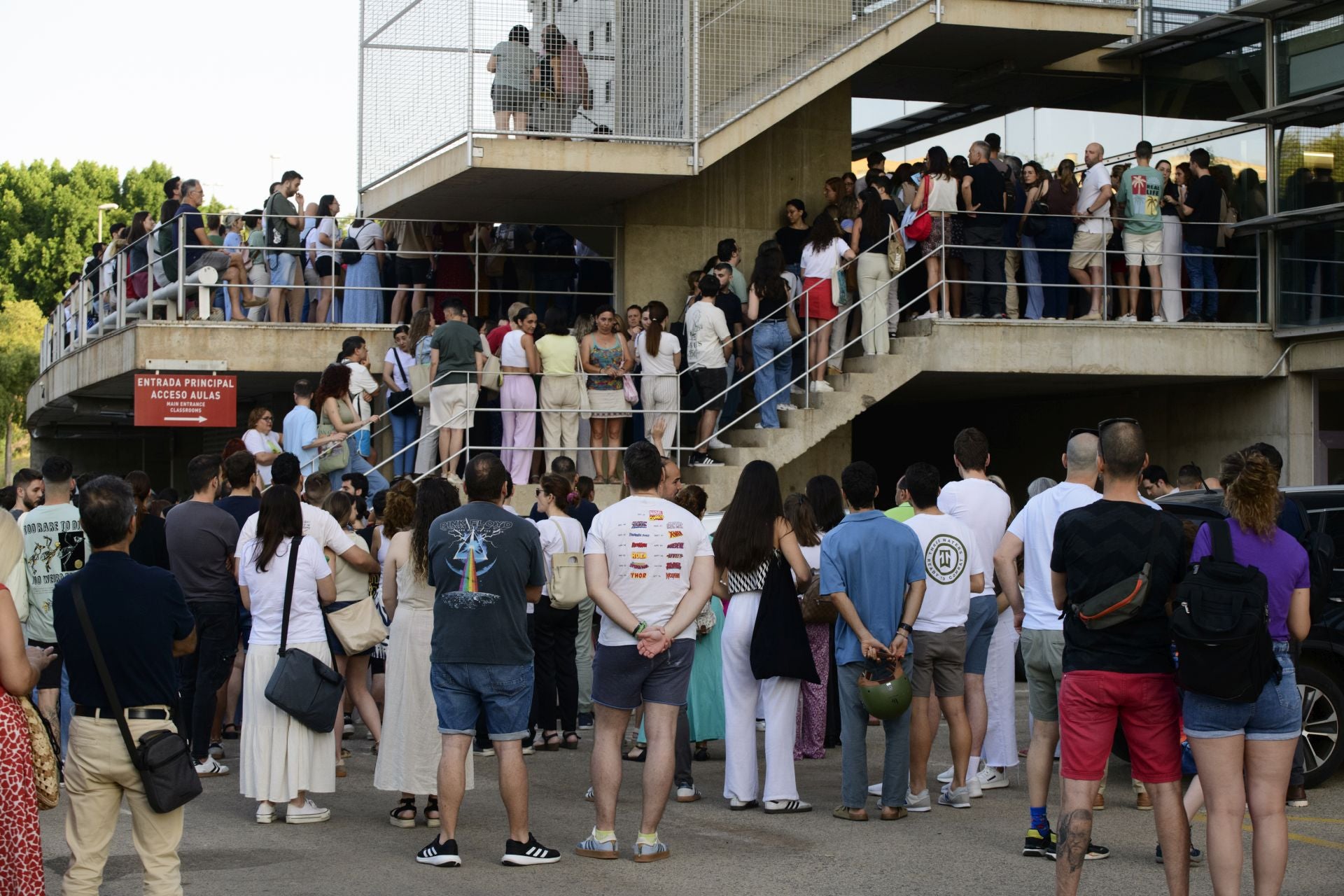 El primer examen de las oposiciones a Secundaria, en imágenes