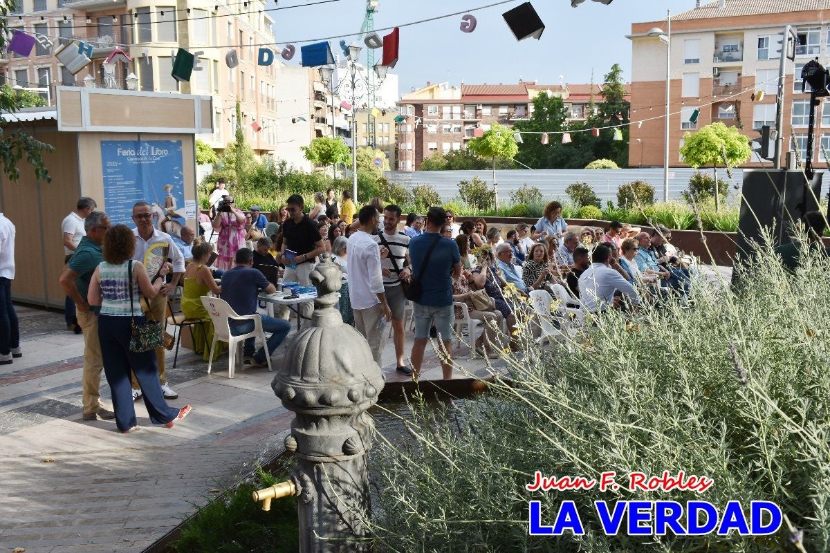 Imágenes de la presentación de «Forjando el mañana» en la Feria del Libro de Caravaca