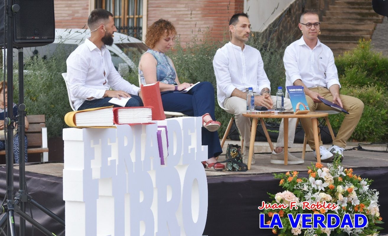 Imágenes de la presentación de «Forjando el mañana» en la Feria del Libro de Caravaca