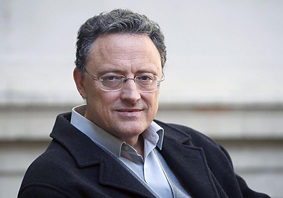 Retrato del autor caravaqueño Luis Leante, ganador del Alfaguara de novela y de tres premios Edebé.