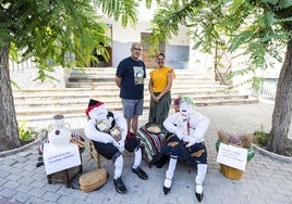 Algunos de los muñecos participantes en el concurso.