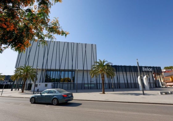 Vista exterior del auditorio y palacio de ferias y congresos de Lorca.