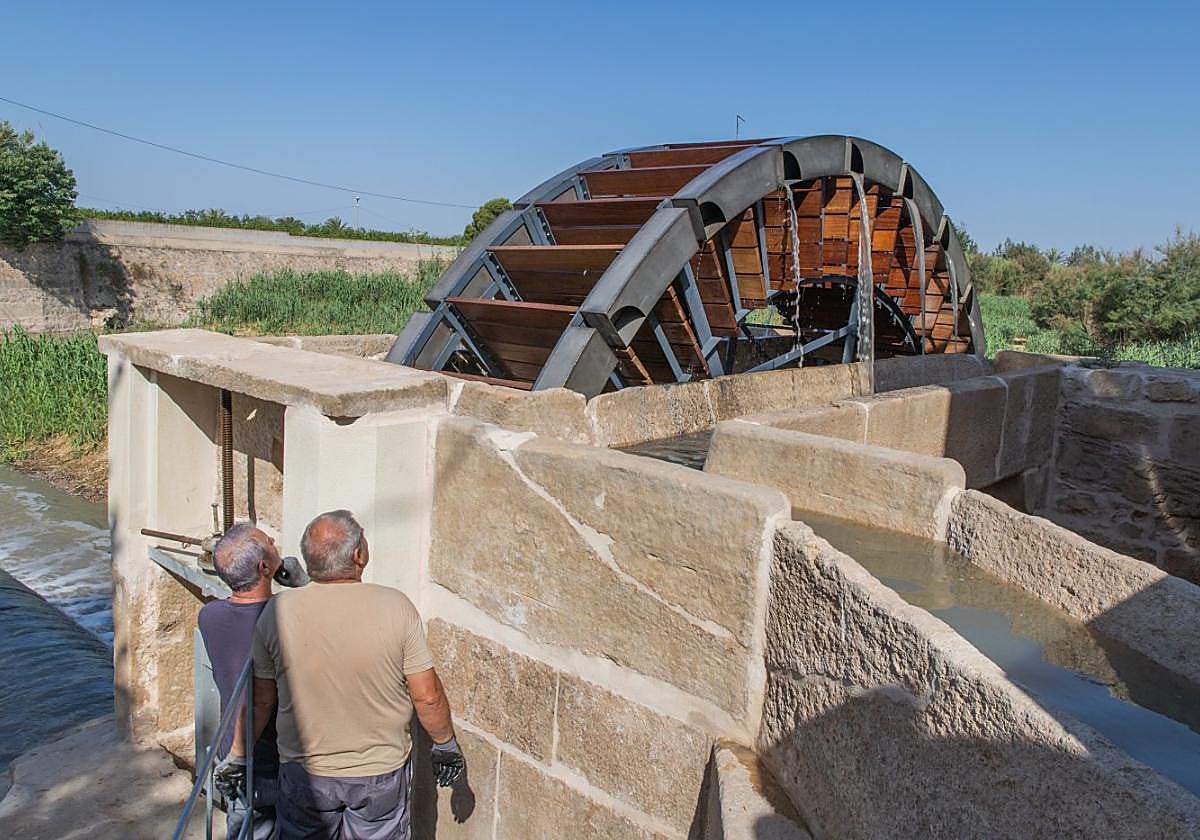 Una de las norias, tras su rehabilitación.
