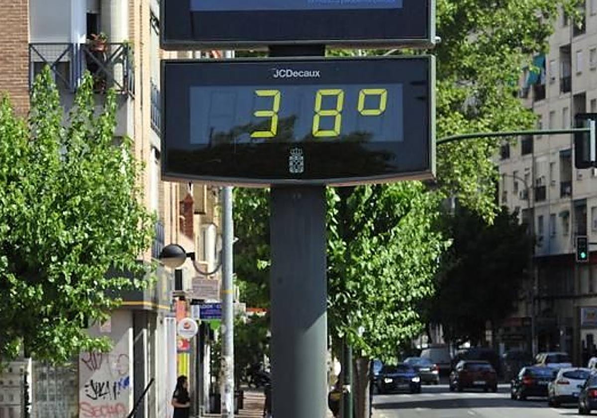 Un termómetro de Murcia, en una imagen de archivo.