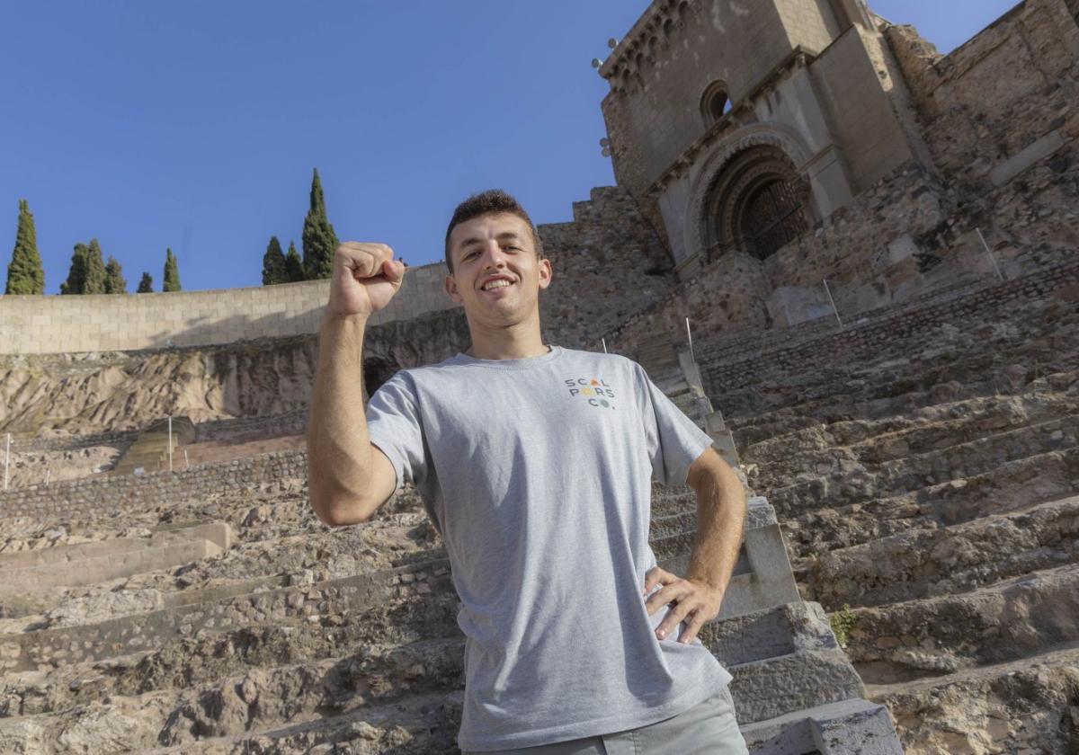 Gon Castejón, jugador del Jimbee, fotografiado ayer en el Teatro Romano de Cartagena.