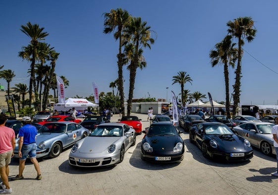San Pedro del Pinatar acoge la XI edición del encuentro nacional del Automóvil Club PDM