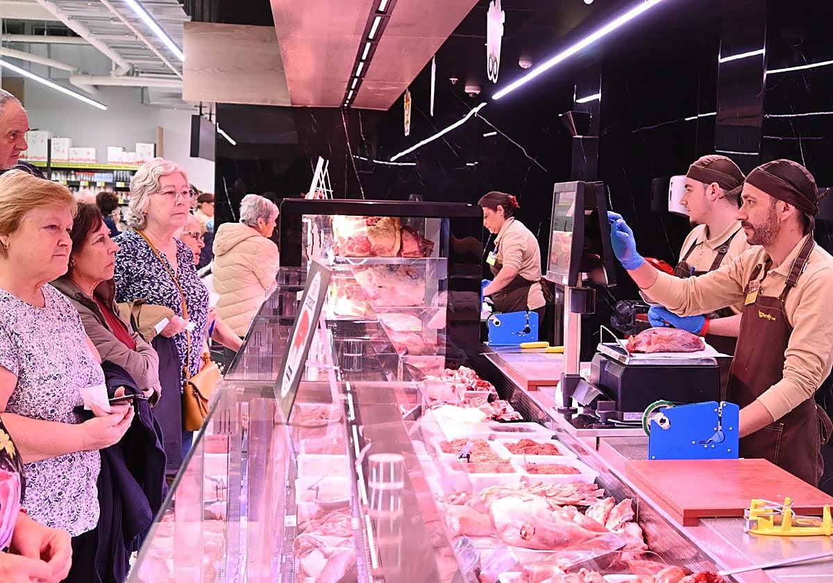 La sección de carnicería en uno de los hipermercados de la cadena.