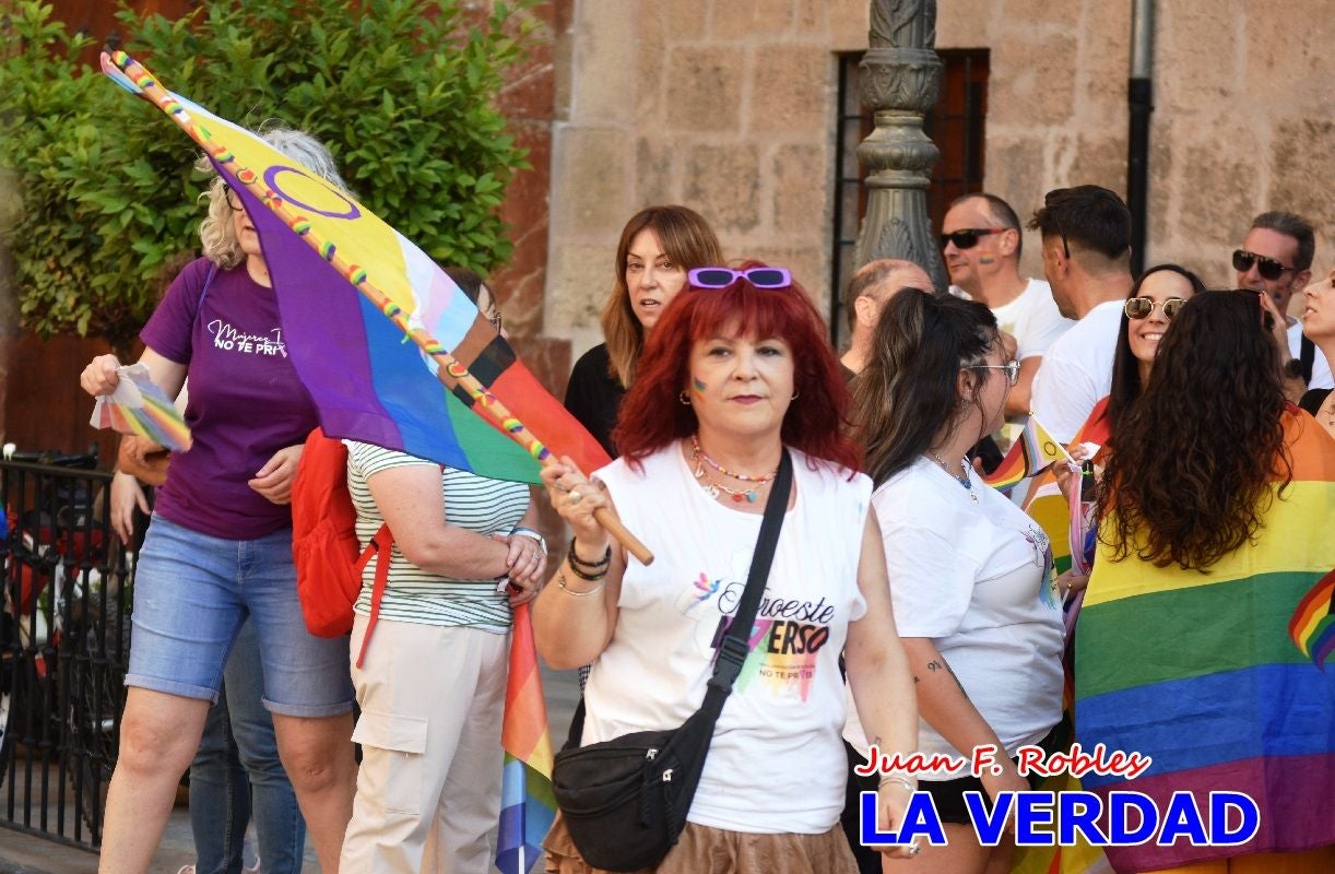 Imágenes de la concentración y lectura del manifiesto del Día del Orgullo LGTBI en Caravaca